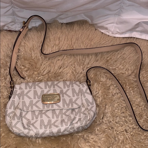 Michael Kors Handbags - Michael Kors purse / crossbody